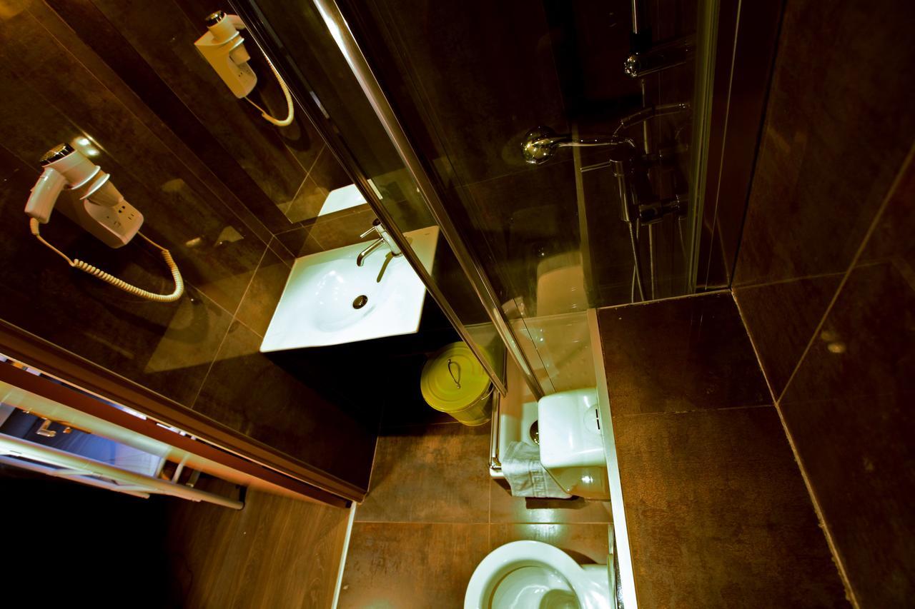 Plug Inn Montmartre By Hiphophostels Paris Ngoại thất bức ảnh
